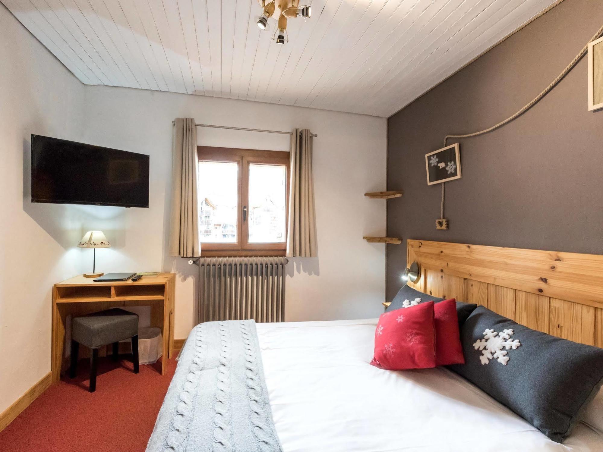 Hotel L'Ecureuil Auron Exteriör bild